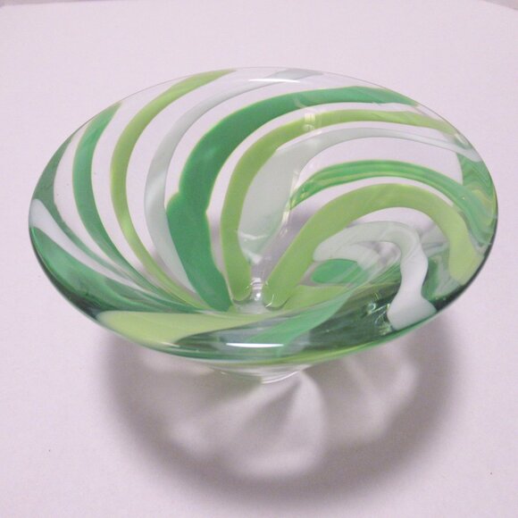 Green swirled bowl/vase - Picture 14 of 15